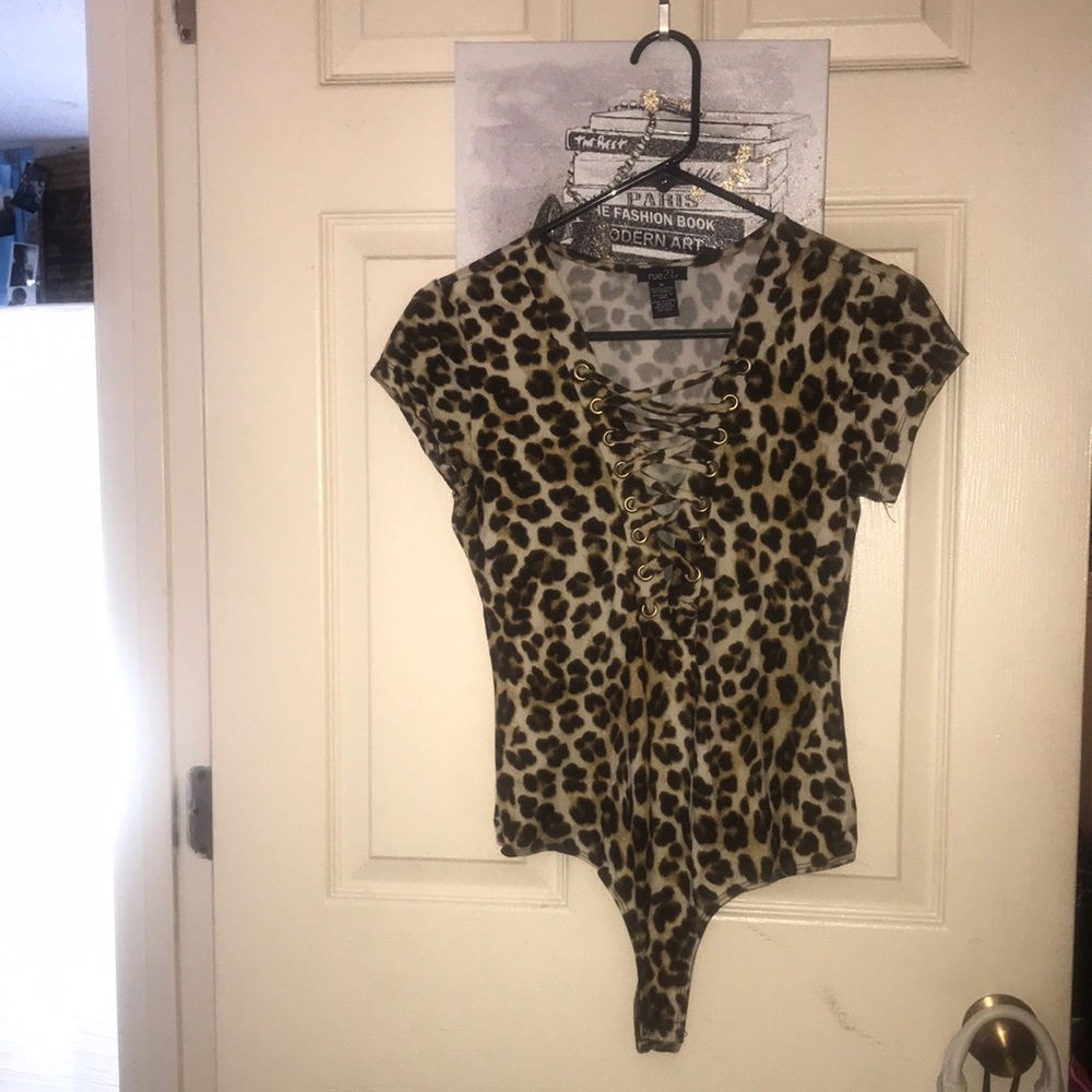 Sexy Rue 21 Leopard Crisscrossed Deep V Bodysuit Size Medium